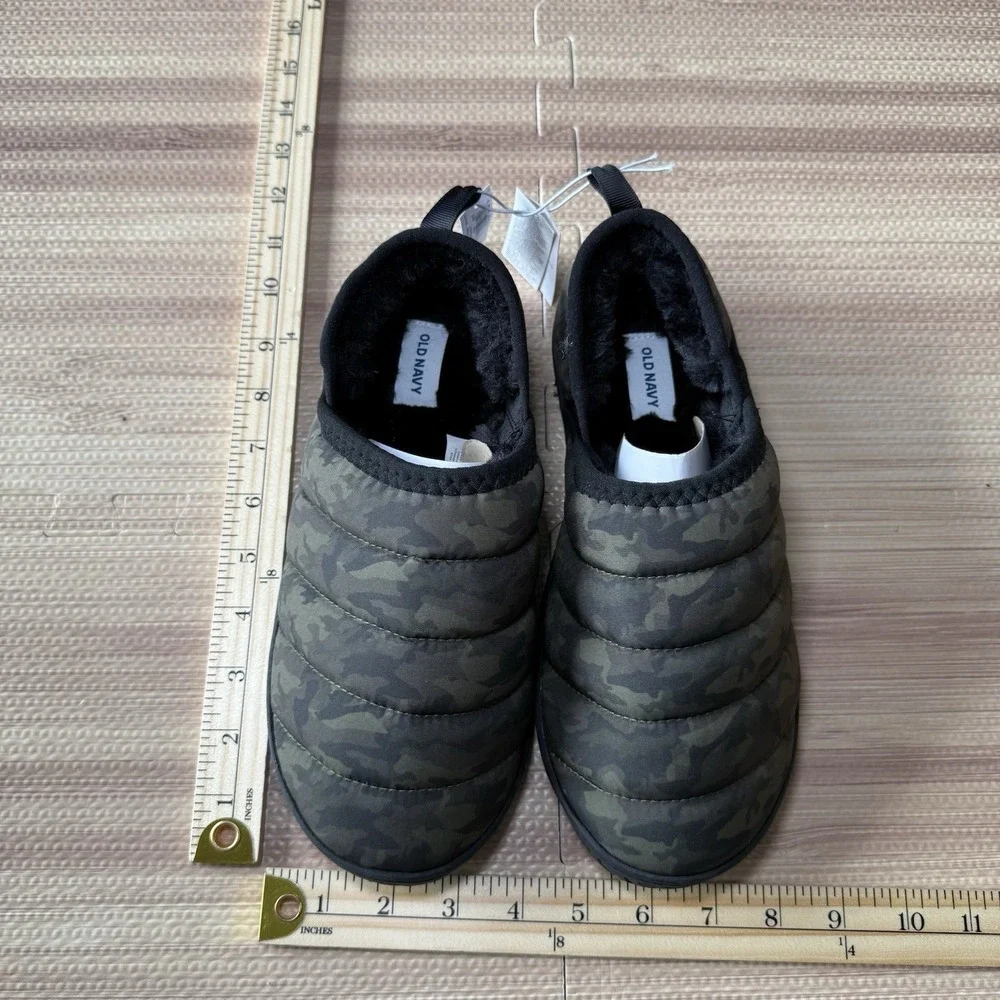 Old Navy Boys Camouflage Quilted Slip-On Slippers, Fleece Lined, XXL(5y-6y)